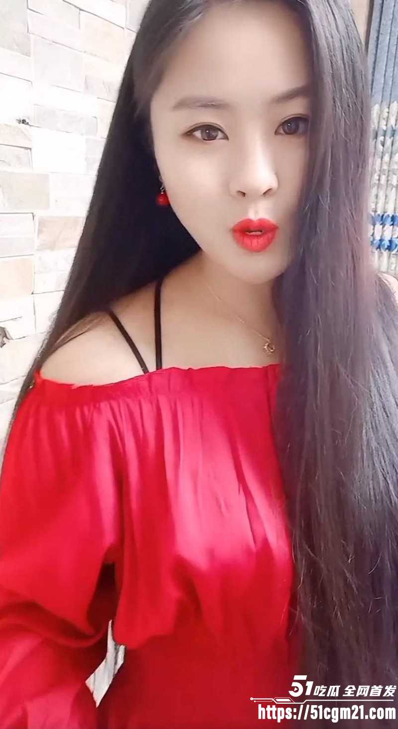 露出网黄妩媚婷儿早期福利03