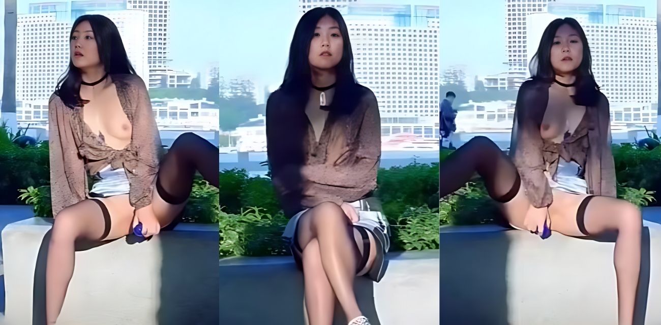 顶级反差母狗 江边河堤公园野外露出 当众狂抠骚逼 跳蛋疯狂自慰 真是太刺激了 - 素人反差